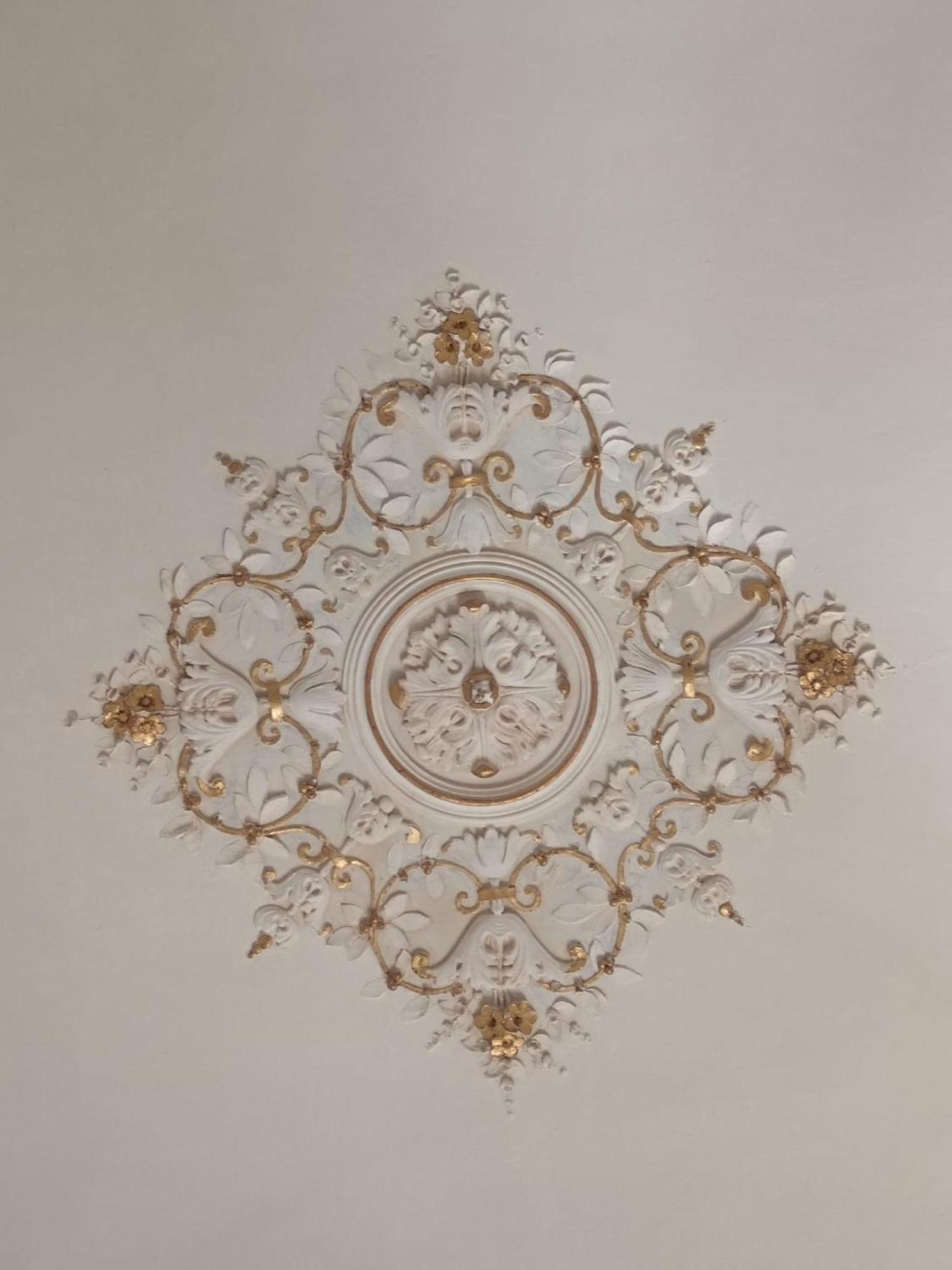 Art In Center Couette-café *